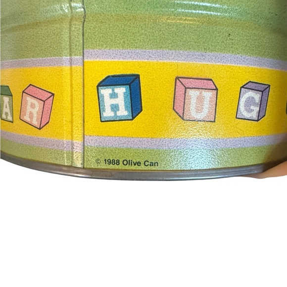 Bear Hug Bear Love Vintage Metal Tin - Picture 3 of 7